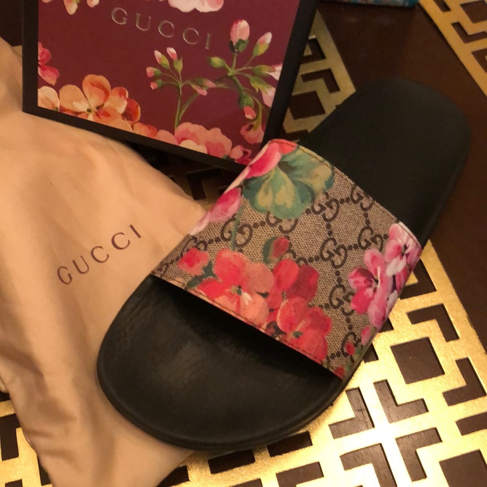 Gucci Bloom slides